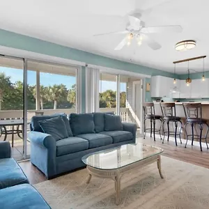Cozy In The Middle Of Apartment Destin